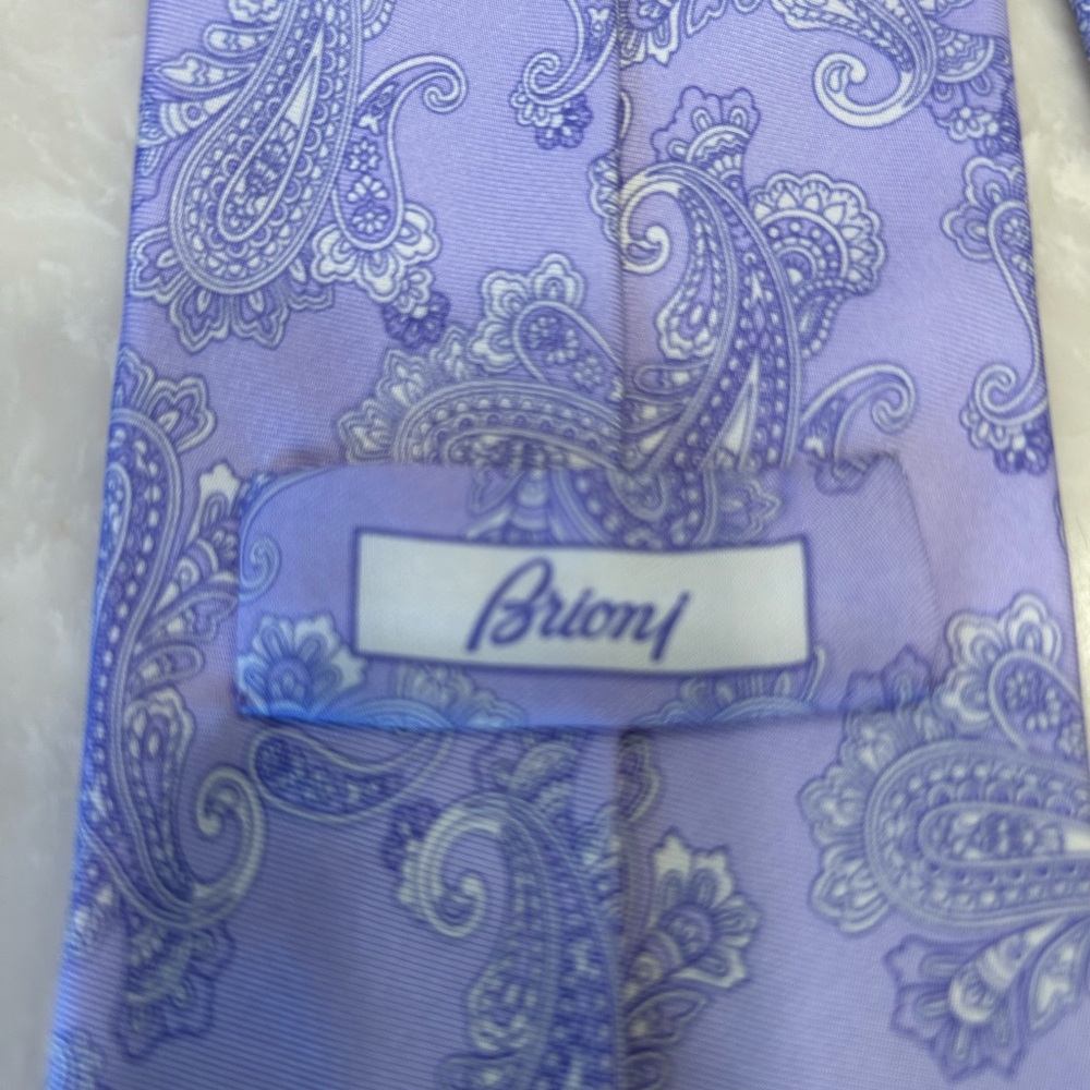 Brioni Elegant Paisley Men's Tie - Lavender Purple Silk, Made in Italy - Picture 3 of 12